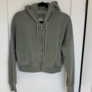 NWOT Abercrombie Soft A&F Max Essentials Cropped Zipper Hoodie - sz Small, Green